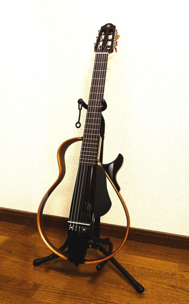 夜中でも弾ける！ ヤマハの「サイレントギター」を買った＆弾いた