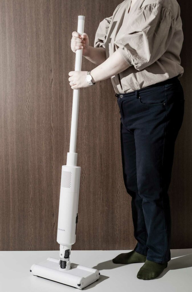 第4位：広い範囲を一気に掃除できるバルミューダ「BALMUDA The Cleaner」