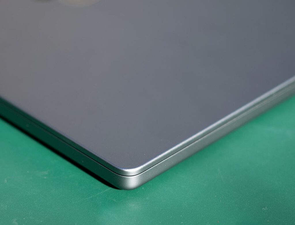 60万円オーバーの全部のせ「MacBook Pro」の体験価値を求めて