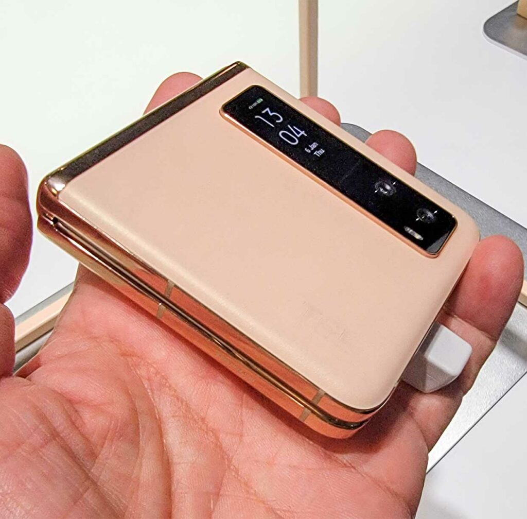 折りたたみや爆速5Gスマホが世界有数のテレビメーカー「TCL」から登場