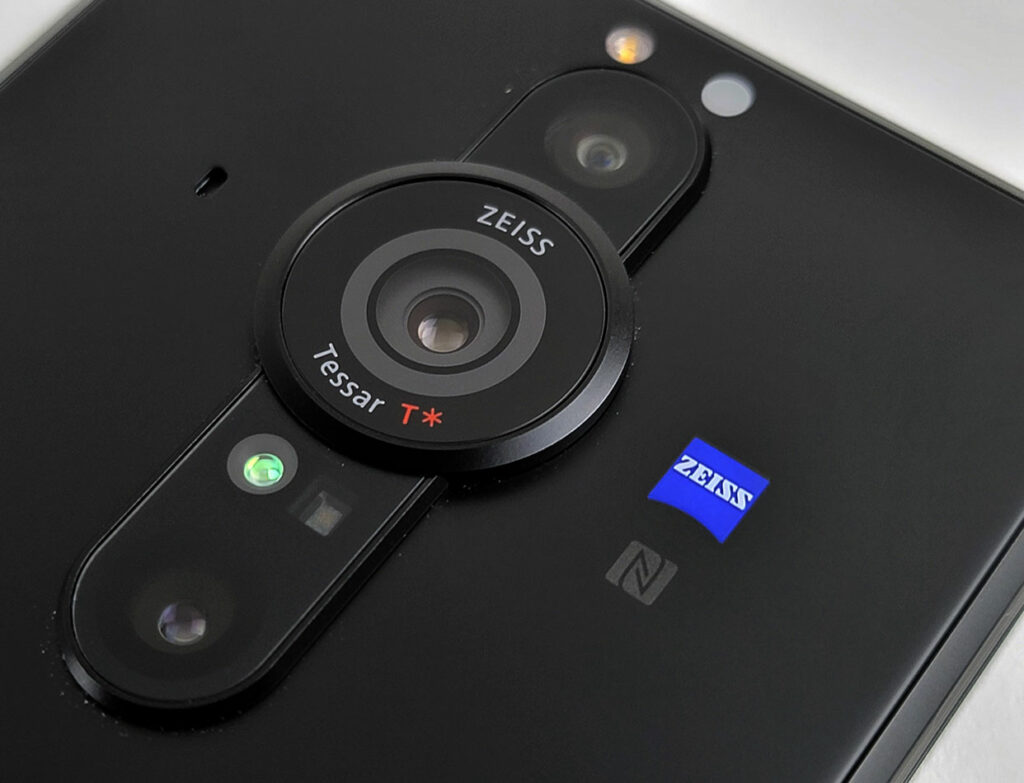 スマホカメラ新時代「画質から味わい体験へ」回帰が進む