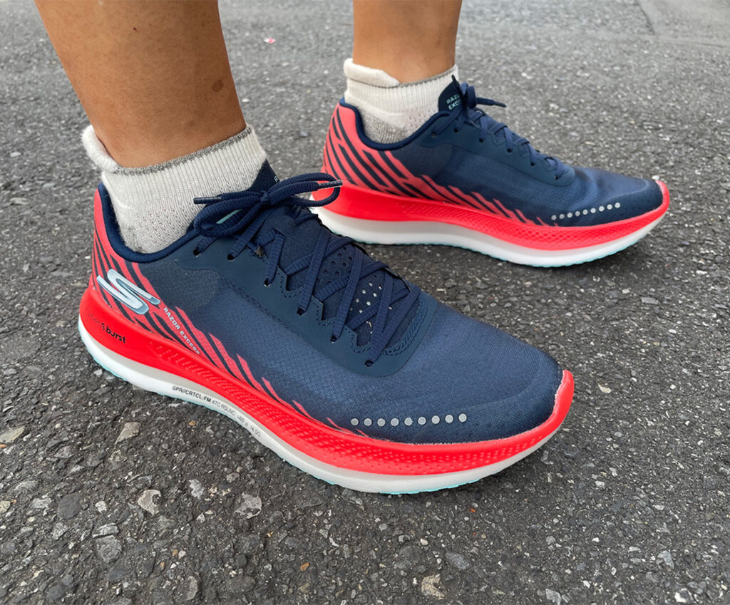 SKECHERS スケッチャーズ スニーカー メンズ 滑りにくい靴 黒 白